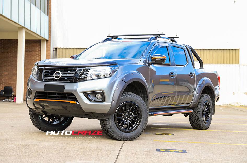 NISSAN NAVARA TECH MATTE BLACK